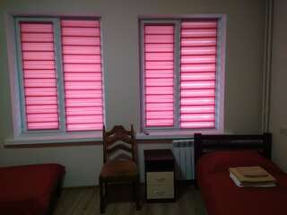 Отель Hotel Tsentralnoho Budynku Khudozhnyka Киев Бюджетный двухместный номер с 2 отдельными кроватями-8