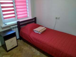 Отель Hotel Tsentralnoho Budynku Khudozhnyka Киев Бюджетный двухместный номер с 2 отдельными кроватями-9